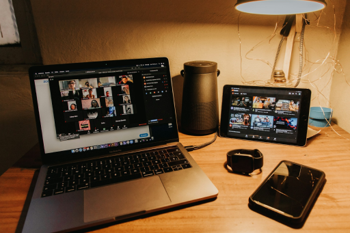 Chat availability on different screens